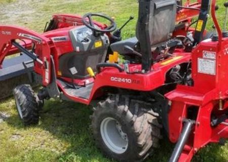 2012 Massey Ferguson Tractor 4x4 2012 Massey Ferguson Tractor 4x4
