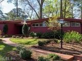 Mid-Century Modern Home Waiting For You! Mid-Century Modern Home Waiting For You!